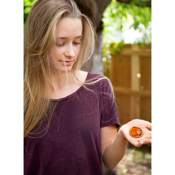 Vintage Whiting and Davis CO Vibrant Orange Glass Brooch - RG1 - Picture 3 of 7